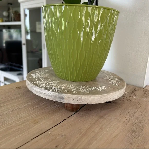 Elegant Wooden Decorative Plate - Picture 2 of 9